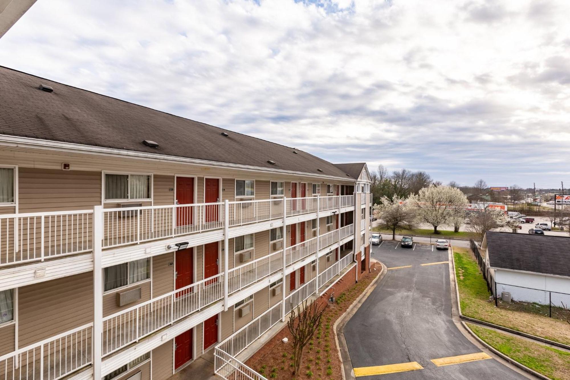 Hometowne By Red Roof Gainesville, Ga Gainesville